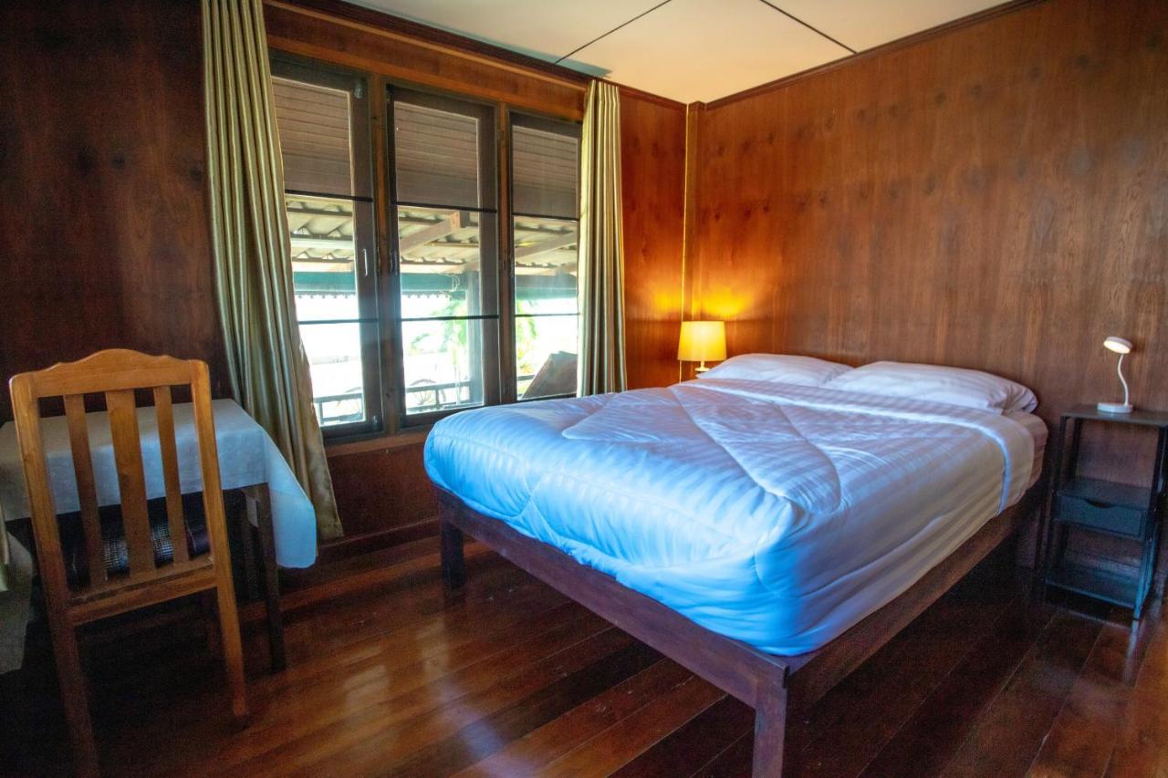 Seesea Thai Wooden House On Beachfront Prachuap Khiri Khan Extérieur photo