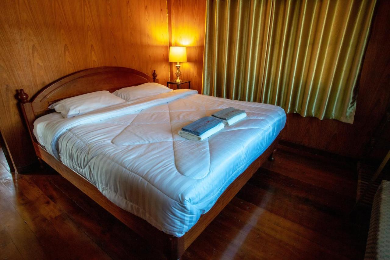 Seesea Thai Wooden House On Beachfront Prachuap Khiri Khan Extérieur photo