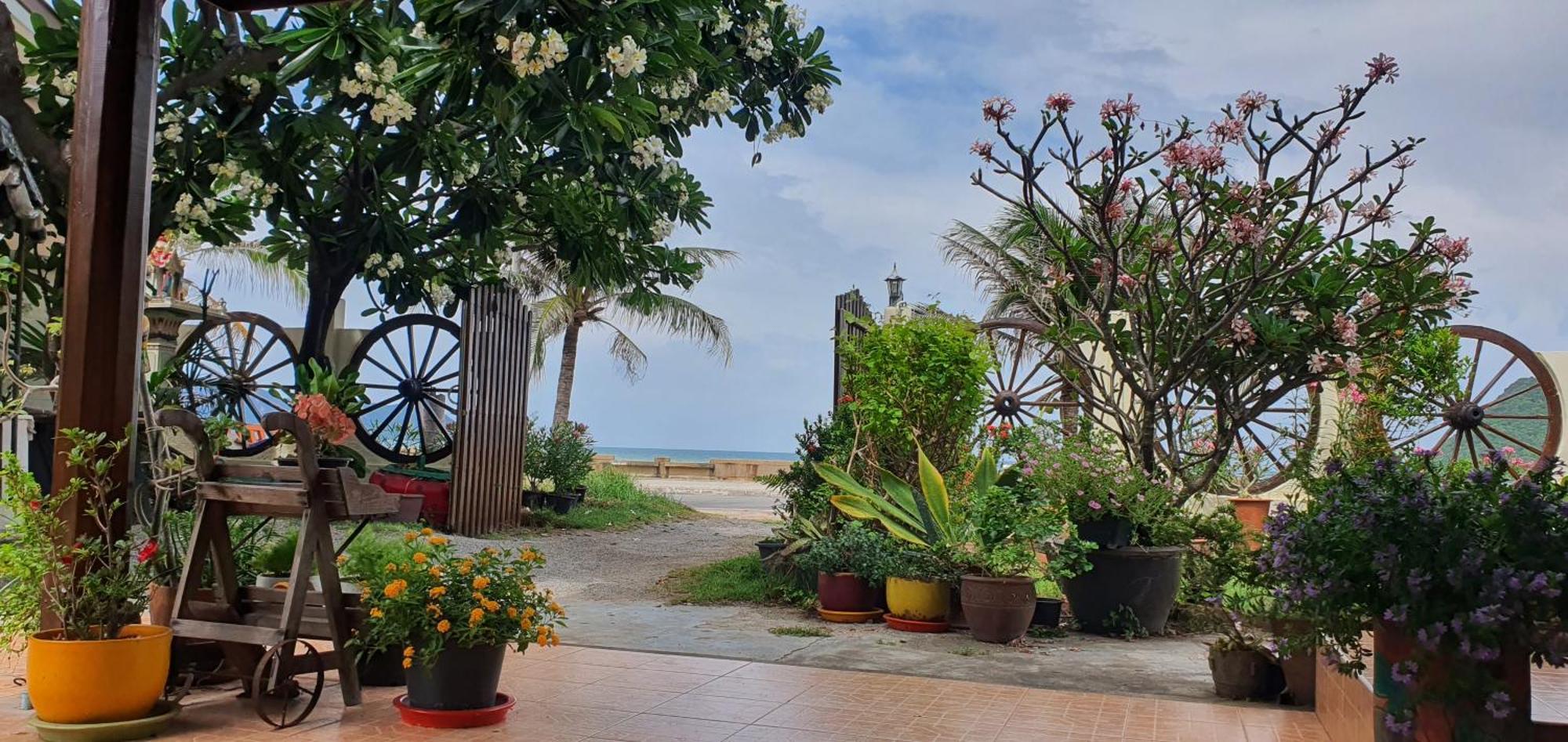 Seesea Thai Wooden House On Beachfront Prachuap Khiri Khan Extérieur photo
